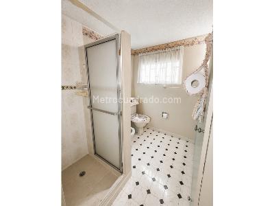 Casa de 4 alcobas en venta en Las Villas, Bogotá, 261 m² · foto 16 de 20