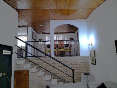 Casa de 3 alcobas en venta en Las Americas, Manizales, 142 m² · foto 2 de 15