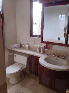 Apartamento de 3 alcobas en venta en Torres Del Country, Bogotá, 152 m² · foto 11 de 16