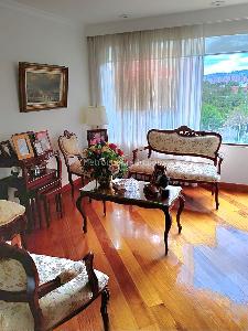 Apartamento de 3 alcobas en venta en Torres Del Country, Bogotá, 152 m² · foto 2 de 16