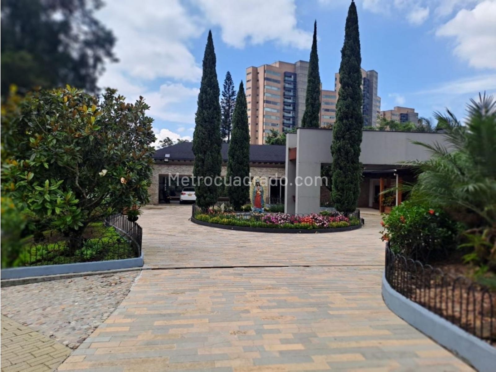 Casa de 5 habitaciones en venta en Loma de los Balsos, Medellín — imagen 1 de 20