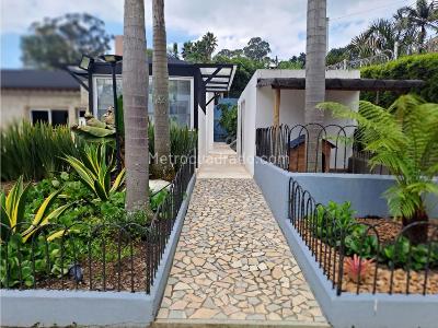 Casa de 5 alcobas en venta en Loma De Los Balsos, Medellín · foto 3 de 20
