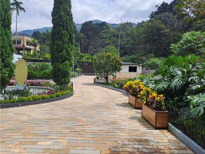 Casa de 5 alcobas en venta en Loma De Los Balsos, Medellín · foto 4 de 20