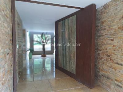 Casa de 5 alcobas en venta en Loma De Los Balsos, Medellín · foto 10 de 20