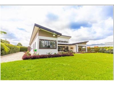 Casa de 5 alcobas en venta en Rionegro, Rionegro, 450 m² · foto 3 de 20