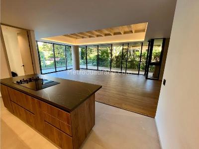 Apartamento de 2 alcobas en venta en Alto De Palmas, Medellín, 240 m² · foto 2 de 14