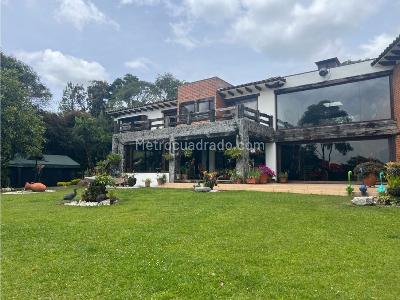 Casa de 4 alcobas en venta en Envigado, Envigado, 610 m² · foto 2 de 20