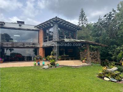 Casa de 4 alcobas en venta en Envigado, Envigado, 610 m² · foto 3 de 20
