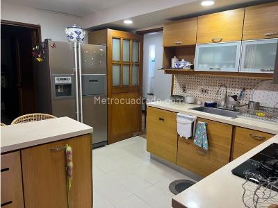Apartamento de 2 alcobas en venta en El Poblado, Medellín, 307 m² · foto 13 de 16