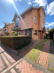 Casa de 4 alcobas en venta en La Balsa, Chía, 242 m² · foto 2 de 19