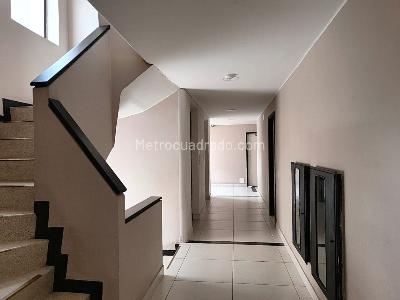 Apartaestudio en venta en Chico Norte Iii, Bogotá, 41 m² · foto 3 de 14