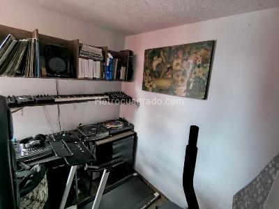 Apartamento de 3 alcobas en venta en Rafael Nuñez, Bogotá, 80 m² · foto 10 de 14