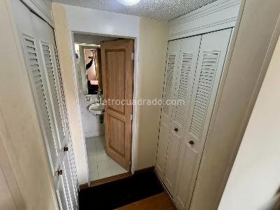 Apartamento de 3 alcobas en venta en Rafael Nuñez, Bogotá, 80 m² · foto 9 de 14