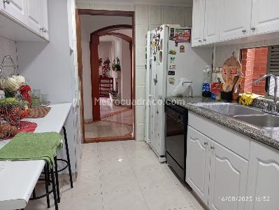 Apartamento de 3 alcobas en venta en Ciudad Salitre Oriental, Bogotá, 197 m² · foto 15 de 20