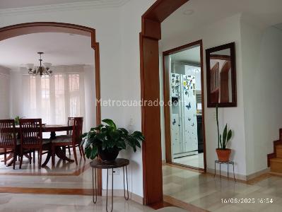 Apartamento de 3 alcobas en venta en Ciudad Salitre Oriental, Bogotá, 197 m² · foto 3 de 20