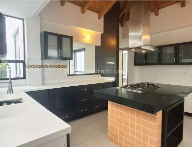 Casa de 3 alcobas en venta en Vereda Cerca De Piedra, Chía, 260 m² · foto 4 de 20