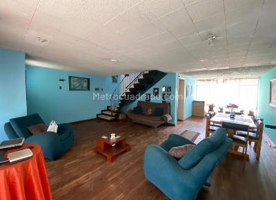 Casa en venta en Acevedo Tejada, Bogotá · foto 2 de 10