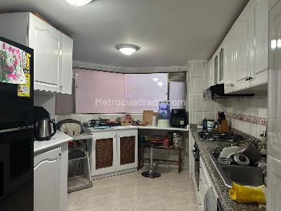 Apartamento de 4 alcobas en venta en Ciudad Salitre Oriental, Bogotá, 272 m² · foto 9 de 13