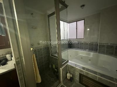 Apartamento de 4 alcobas en venta en Ciudad Salitre Oriental, Bogotá, 272 m² · foto 12 de 13