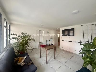 Casa de 5 alcobas en venta en Normandia Ii, Bogotá, 347 m² · foto 2 de 20