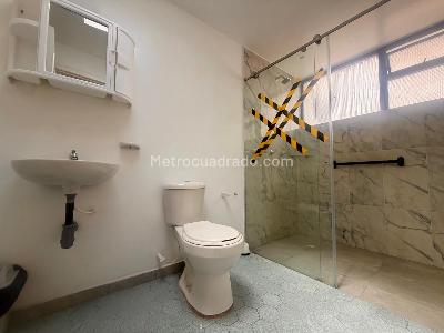 Casa de 5 alcobas en venta en Normandia Ii, Bogotá, 347 m² · foto 15 de 20