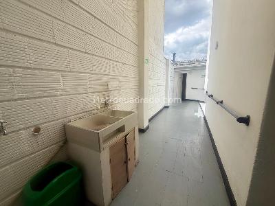 Casa de 5 alcobas en venta en Normandia Ii, Bogotá, 347 m² · foto 17 de 20