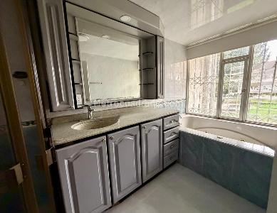 Casa de 5 alcobas en venta en Hayuelos, Bogotá, 300 m² · foto 13 de 20