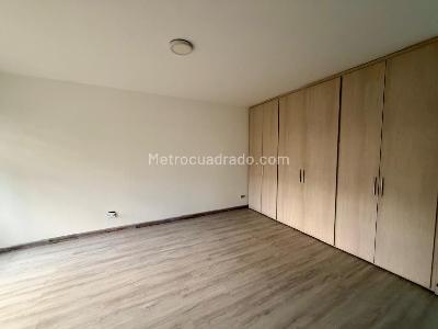 Casa de 5 alcobas en venta en Hayuelos, Bogotá, 300 m² · foto 8 de 20