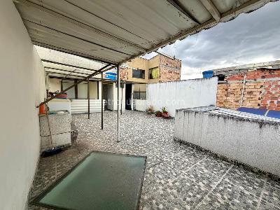 Casa de 5 alcobas en venta en Hayuelos, Bogotá, 300 m² · foto 18 de 20