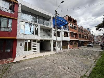 Casa de 5 alcobas en venta en Hayuelos, Bogotá, 300 m² · foto 20 de 20