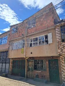 Casa de 5 alcobas en venta en Los Ducales, Soacha, 273 m² · foto 2 de 9