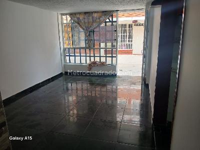 Apartamento de 3 alcobas en venta en Nuevo Compartir, Soacha, 50 m² · foto 2 de 16