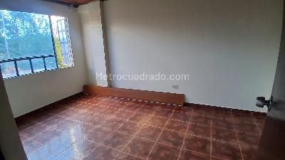 Casa de 5 alcobas en venta en San Nicolas, Soacha, 72 m² · foto 8 de 17