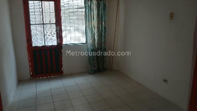 Casa de 5 alcobas en venta en San Nicolas, Soacha, 60 m² · foto 2 de 20