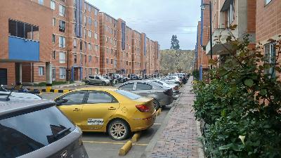 Apartamento de 3 alcobas en venta en Conjunto Residencial Villa Samantha, Soacha, 49 m² · foto 2 de 14