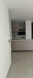 Apartamento de 2 alcobas en venta en El Poblado, Medellín, 70 m² · foto 9 de 16