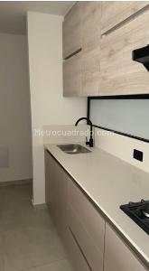 Apartamento de 2 alcobas en venta en El Poblado, Medellín, 70 m² · foto 12 de 16