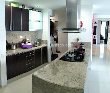 Apartamento de 3 alcobas en venta en El Tejar, Bucaramanga, 99 m² · foto 3 de 11