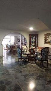 Casa de 5 alcobas en venta en Altos De Cabecera, Bucaramanga, 90 m² · foto 2 de 6