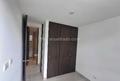 Apartamento de 3 alcobas en venta en Santana, Floridablanca, 95 m² · foto 4 de 10