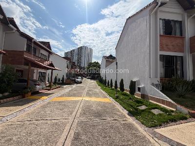 Casa de 4 alcobas en venta en Alamos, Floridablanca, 132 m² · foto 2 de 11