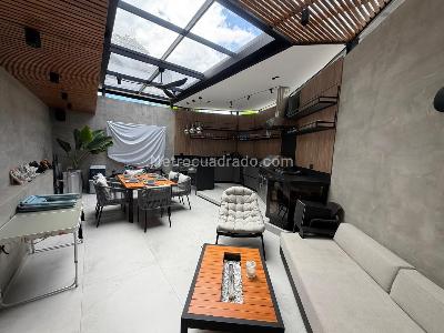 Casa de 3 alcobas en venta en Lagos Del Cacique, Bucaramanga, 270 m² · foto 2 de 6