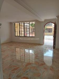 Casa de 4 alcobas en venta en Conjunto Cerrado La Pera, Floridablanca, 305 m² · foto 3 de 16