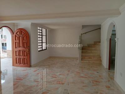 Casa de 4 alcobas en venta en Conjunto Cerrado La Pera, Floridablanca, 305 m² · foto 4 de 16