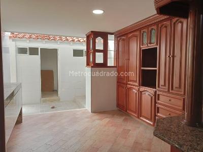 Casa de 4 alcobas en venta en Conjunto Cerrado La Pera, Floridablanca, 305 m² · foto 8 de 16