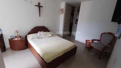 Apartamento de 3 alcobas en venta en Puerta Del Sol, Bucaramanga, 78 m² · foto 6 de 9