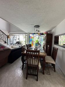 Casa de 5 alcobas en venta en Provenza, Bucaramanga, 240 m² · foto 2 de 17