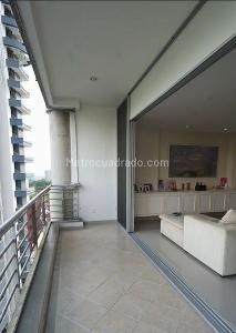 Apartamento de 3 alcobas en venta en Fosunab, Floridablanca, 117 m² · foto 4 de 14
