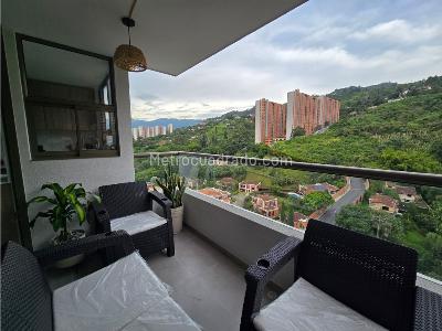 Apartamento de 3 alcobas en venta en Las Lomitas, Sabaneta, 86 m² · foto 2 de 15