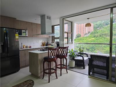 Apartamento de 3 alcobas en venta en Las Lomitas, Sabaneta, 86 m² · foto 4 de 15